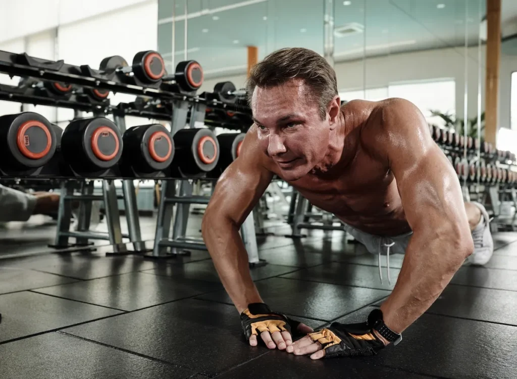 men over 40 in the gym
